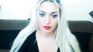 Зачетная девица Aslutmilf заценила сисечки