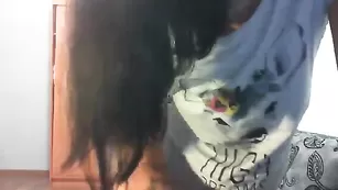 Очаровательная детка Pippalee показывает натуральные сиси