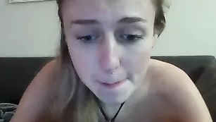 Ажурная куколка OddRosebud ласкает бритые дырки