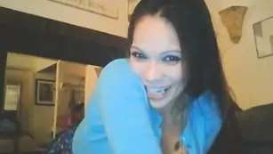 Изящная девица Sexychelsie извивается перед камерой