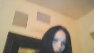 Изящная девица Sexychelsie извивается перед камерой