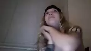 Милые сучки Sl_and_you занимаются мастурбацией