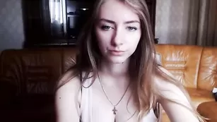 Очаровательная стерва Awesomegirl38 показывает сисяндры