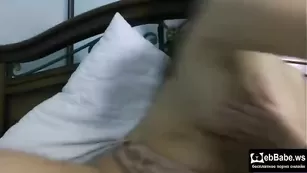 Черноволосая крошка Sexysu4ka наминает большие сиськи