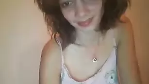 Захватывающая сучка Fafagagapink болтает во фри