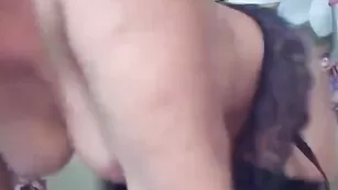 Взрослая курва Lana39 занимается анальным фистингом