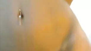 Сногсшибательная детка Lustingaroma демонстрирует прелести