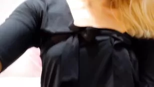 Шальная пассия Nicoleevans26 разминает пизду страпоном