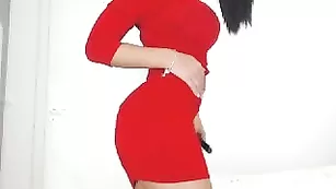 Распутная крошка Lilemma обнажает большие сиськи