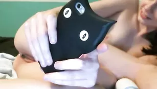 Худенькая малышка Angelic_girl трахает очко и пизду