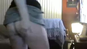 Юная соска phoenix_cdn шалит перед вебкой