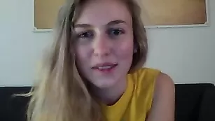 Очаровательная сука OddRosebud демонстрирует интимные места