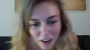 Очаровательная сука OddRosebud демонстрирует интимные места