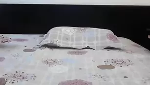 Бесподобная дама SweetAndreea мастурбирует секс игрушками