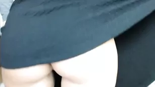 Красивая шлендра Youstinah вертит упругой жопой