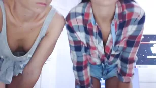 Бесподобные швали Squirtbetty танцуют во фри чате