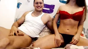 Парочка соблазняется во фри