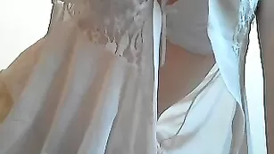 Строптивая курва Sexy_Suujin позирует в эротичном белье