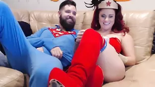 Импозантная медсестра Myperfectharem мастурбирует киску