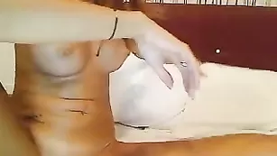 Роскошная женщина Miss_Marilin занимается эффектной дрочкой