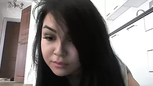 Жаркая брюнетка Albina777 общается во фри чате