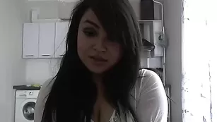 Жаркая брюнетка Albina777 общается во фри чате