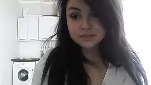 Жаркая брюнетка Albina777 общается во фри чате