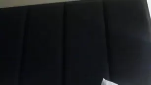 Темноволосая стерва Lexie Mariee отсасывает пенис кавалеру