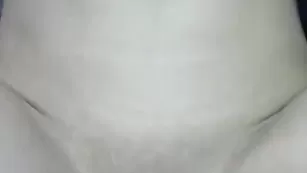 Пикантная курва Cherry_asian ласкает бритую пизду