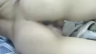 Пикантная курва Cherry_asian ласкает бритую пизду