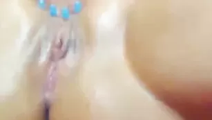 Импозантная курва Amalie09 яро дрочит пизду самотыком