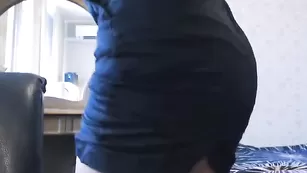 Горячая красотка Mashulya29 дрочит свою киску