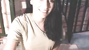 Темноволосая пассия swhotladyxxx обсасывает секс игрушку