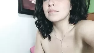 Ажурная цыпочка Afrodita_33 мастурбирует бритую пизду
