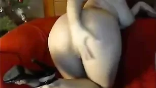 Сисястая цыпочка вертит огромной жопой lady_magnet