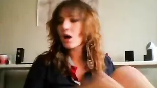 Рыженькая шкура дразнит пышными сиськами