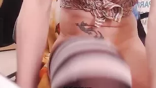 Стройная ShannonCox трахает вагину фаллосом