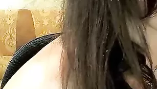 Худая шкура Kapriska трахает пизденку