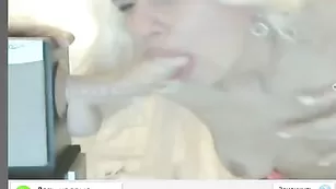 Белобрысая ladykristy оседлала и вылизала дилдо