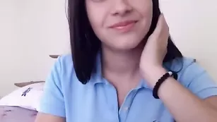 Девушка прямо на работе показала свои гениталии на камеру наблюдения, за что ее задержали