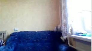 Развратная крошка массирует пышные сиськи
