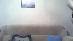 Худая проказница Stas_Ya танцует стриптиз
