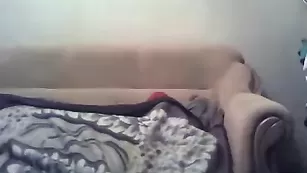 Смазливая брюнетка Stas_Ya дразнит шикарными сиськами