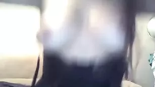 Смазливая брюнетка Stas_Ya дразнит шикарными сиськами