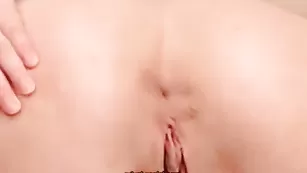 Рыжая стерлядь soodeliciousxxx демонстрирует бритые дырочки