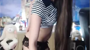 Худая чертовка в приватном танце karenstrip