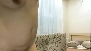 Грудастая девка Sandra777 позирует обнаженная