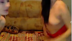 Пылкие телочки 2hotsexy ебутся перед вебкой