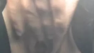 Блестящая SeX-Zaika трахнулась рычагом в машине