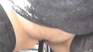 Жаркая SeX-Zaika оседлала пиздой рычаг в жигулях